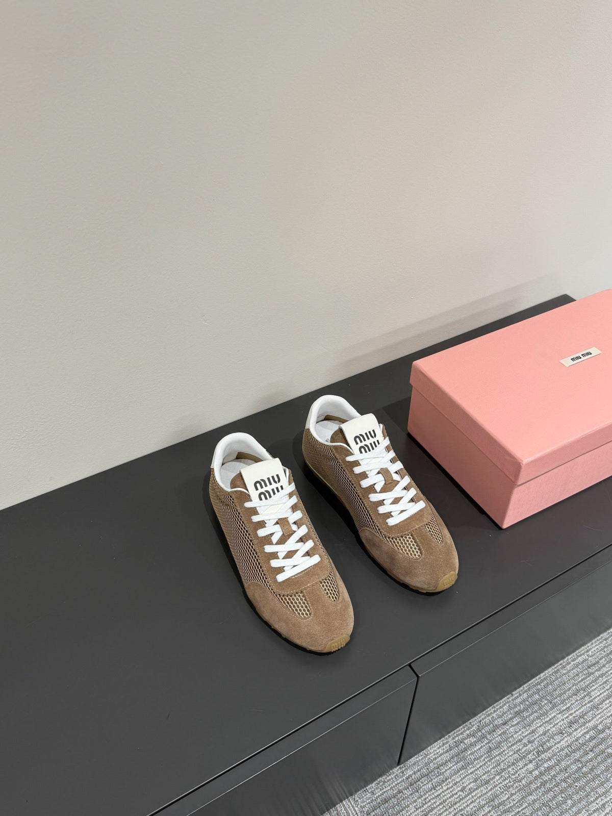 RETRO SNEAKERS IN COFFEE BROWN MESH AND SUEDE