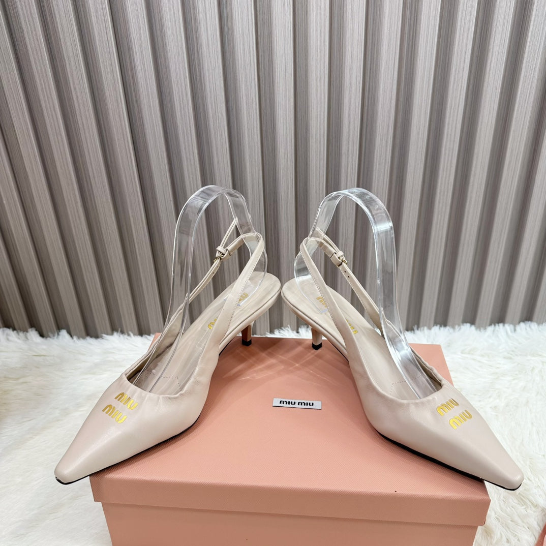 POINTED-TOE SLINGBACK IN BEIGE LAMBSKIN