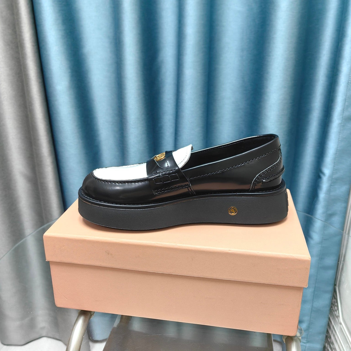 THICK-SOLED LOAFERS SHOES BLACK MIX WHITE COWHIDE
