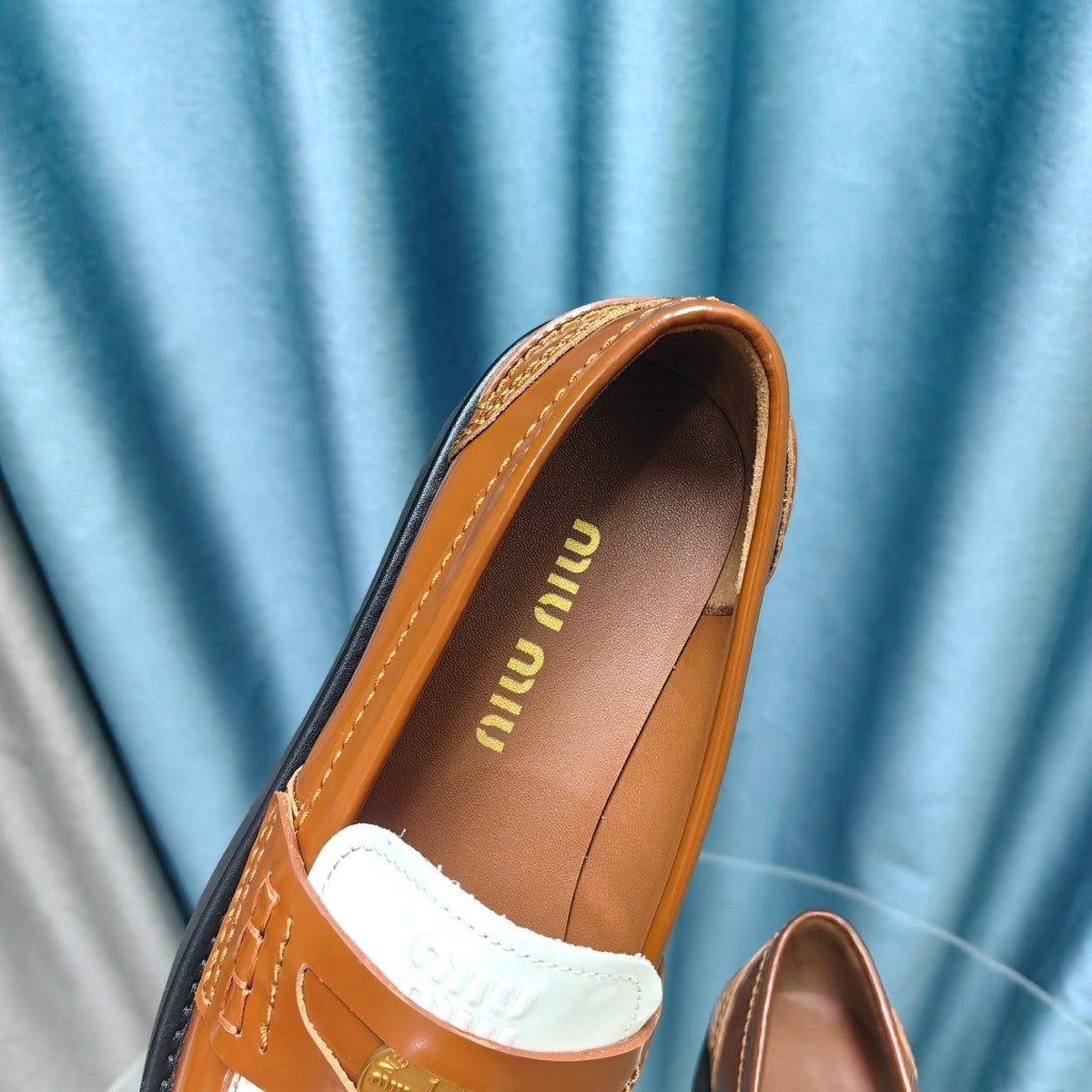 THICK-SOLED LOAFERS SHOES CARAMEL MIX WHITE COWHIDE