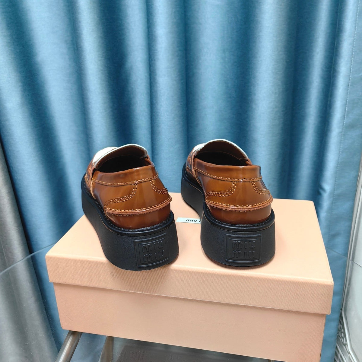 THICK-SOLED LOAFERS SHOES CARAMEL MIX WHITE COWHIDE