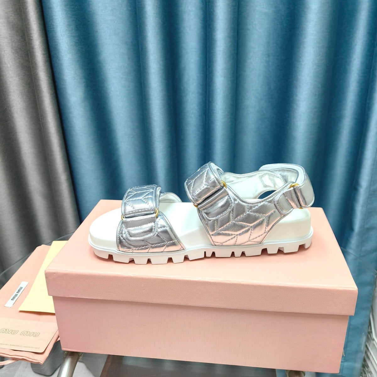 SANDALS WHITE MIX SILVER SHEEPSKIN WITH HORIZONTAL STRAPS