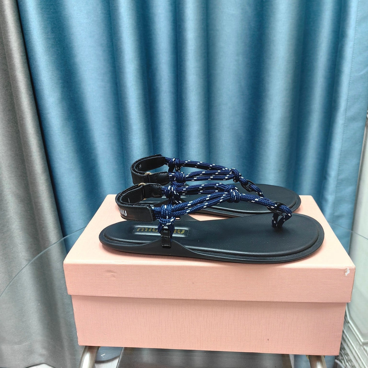FLIP-FLOPS SANDAL BLACK SHEEPSKIN WITH NAVY STRAP