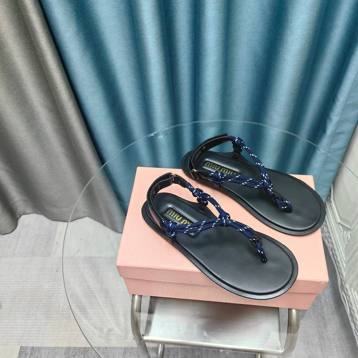 FLIP-FLOPS SANDAL BLACK SHEEPSKIN WITH NAVY STRAP