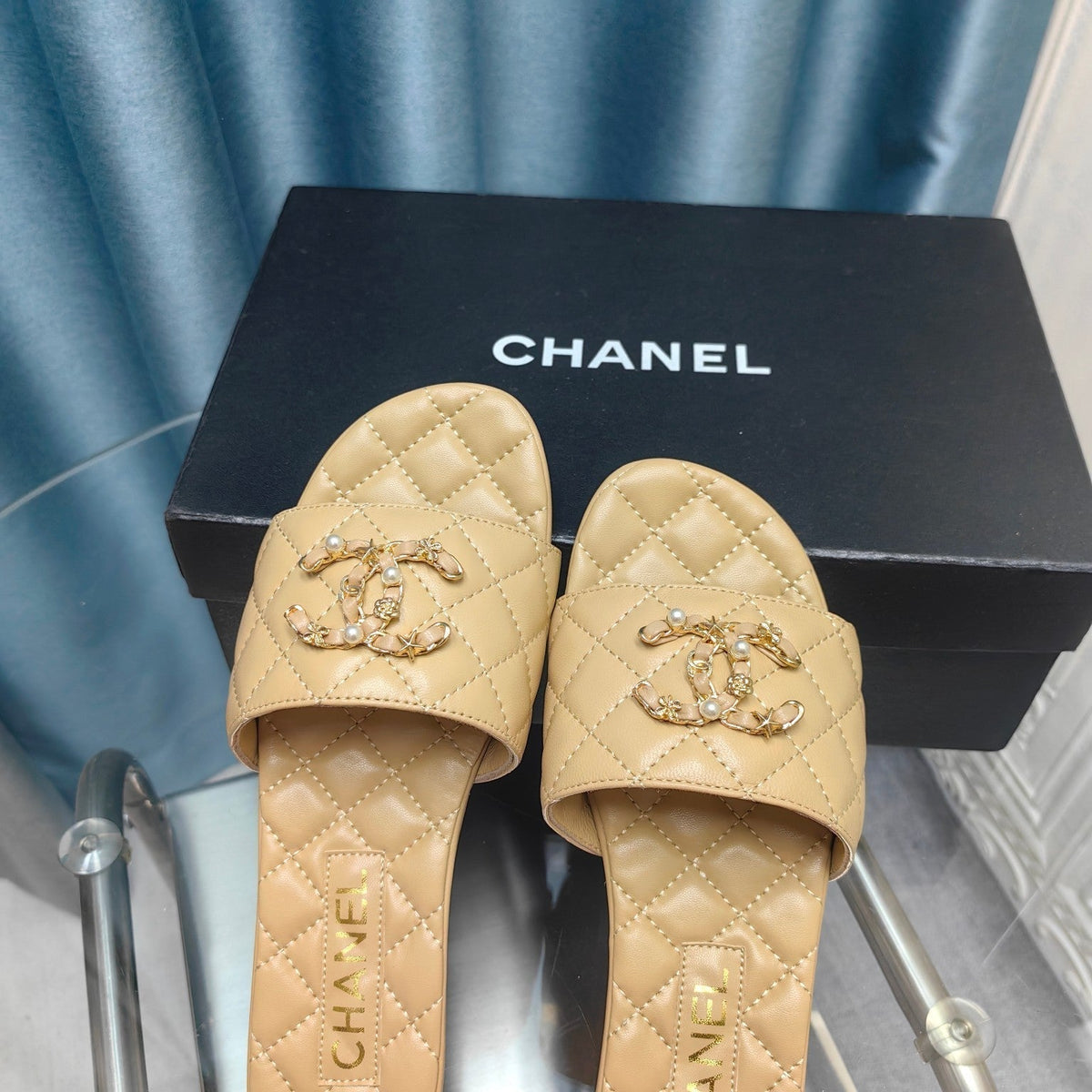 QUILTED SLIPPERS BEIGE CREAM SHEEPSKIN