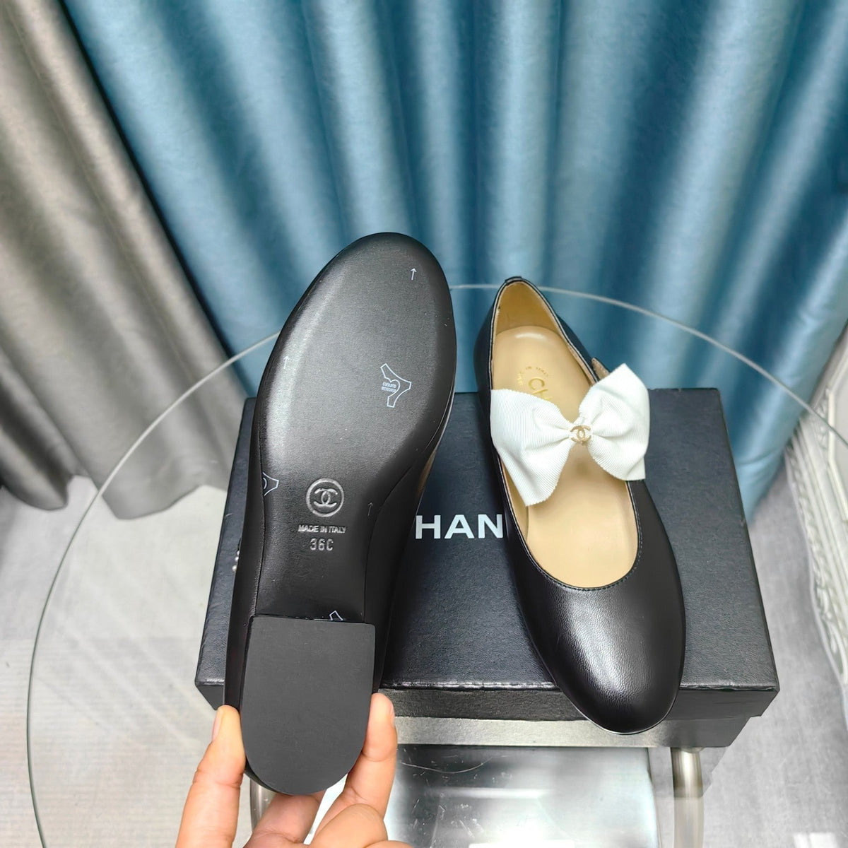 MARY JANE SHOES BLACK SHEEPSKIN WITH WHITE BOW