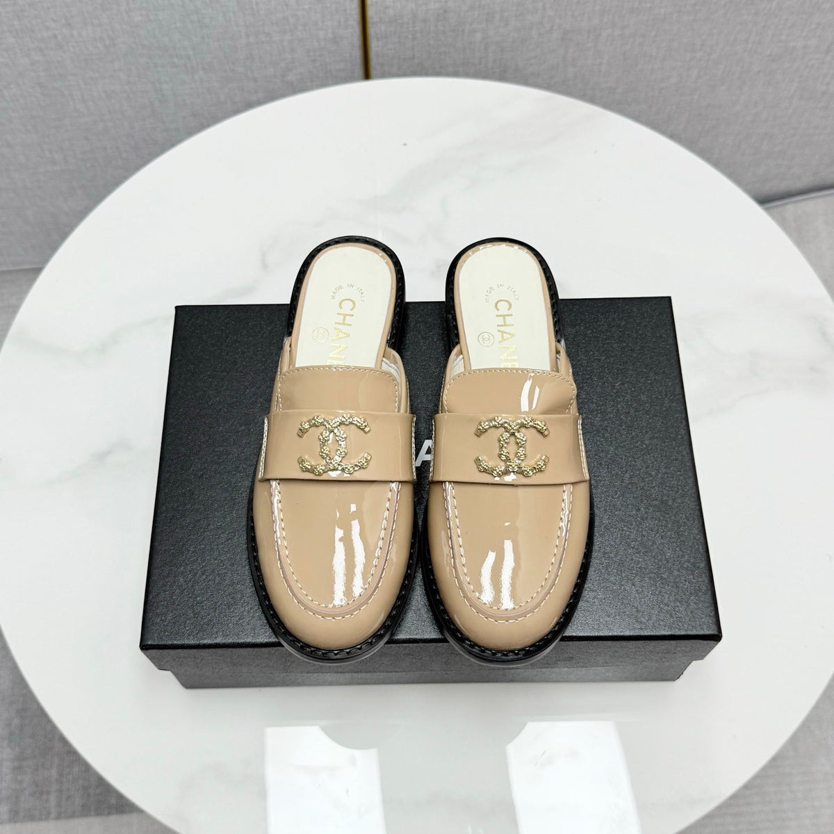 CC FLAT MULE 25S IN LIGHT BEIGE CALFSKIN STYLE 9