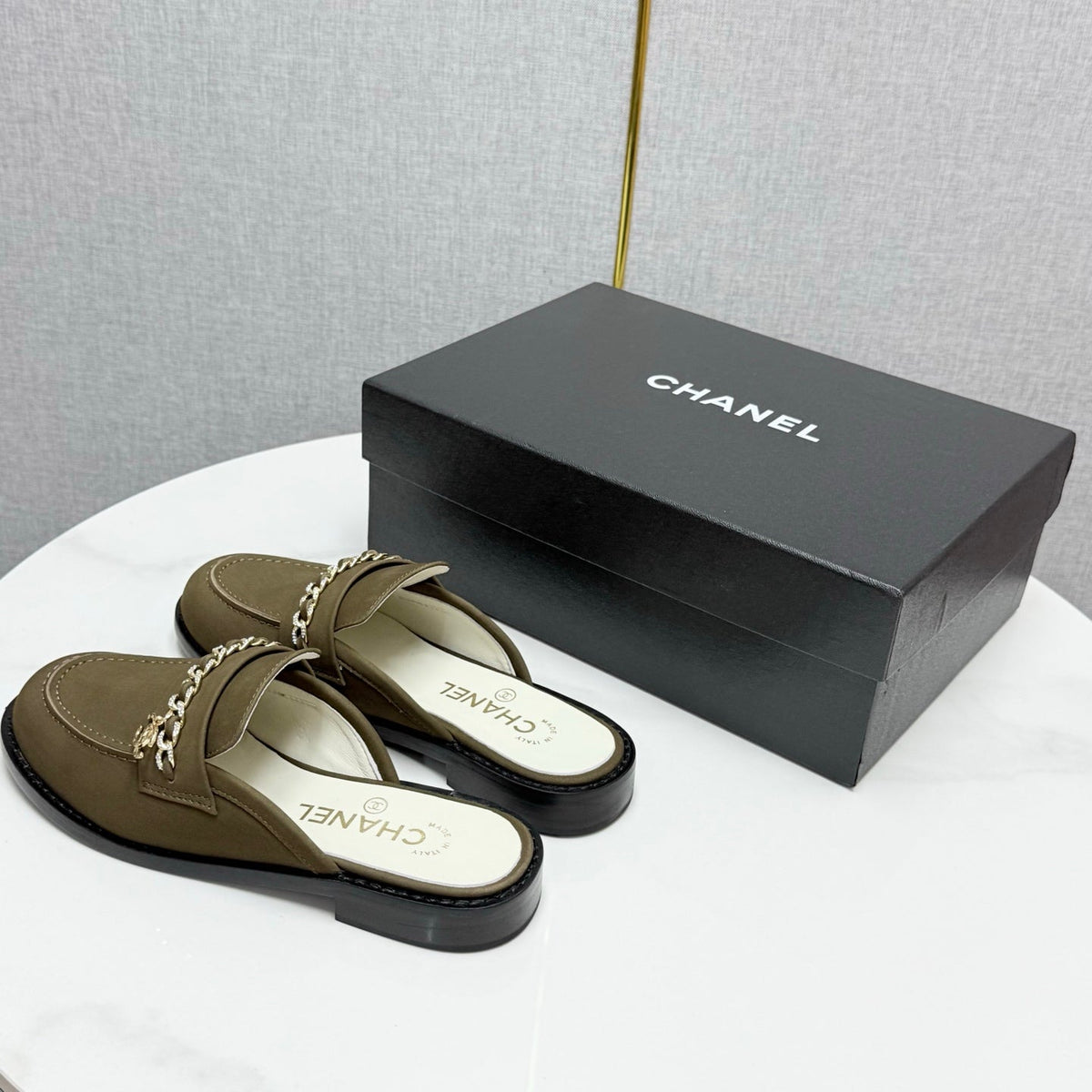 CC FLAT MULE 25S IN OLIVE BROWN CALFSKIN STYLE 3