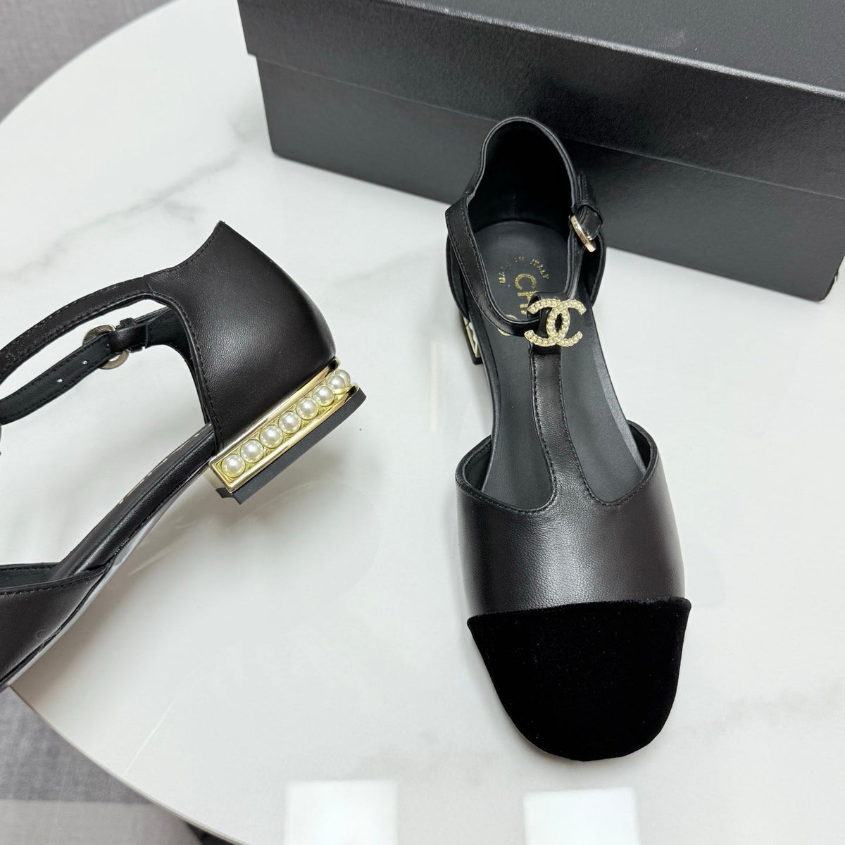 CC MARY JANE 25S IN BLACK LAMBSKIN AND SUEDE WITH PEARL HEEL