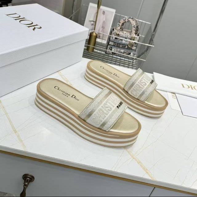CD DWAY PLATFORM SLIDE IN SAGE GREEN AND WHITE COTTON STRIPED SOLE