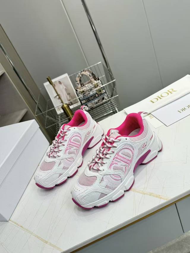 CD CHORONO SNEAKER IN WHITE AND PINK MESH