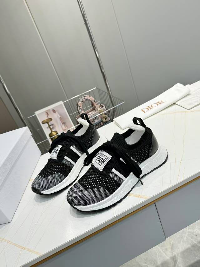 CD RUN SNEAKER 25S IN BLACK MESH FABRIC TWO-TONE SOLE
