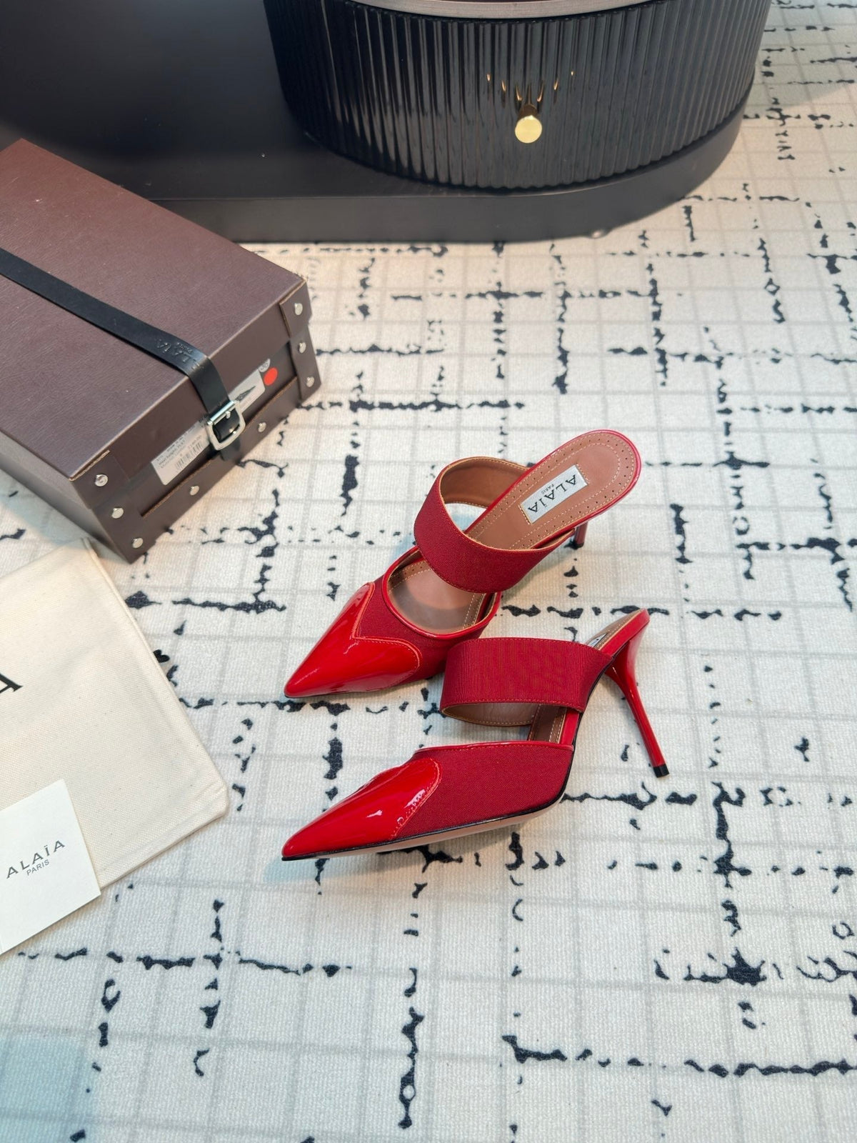 ALAIA HIGH HEEL 9 CM IN CHERRY RED CALFSKIN