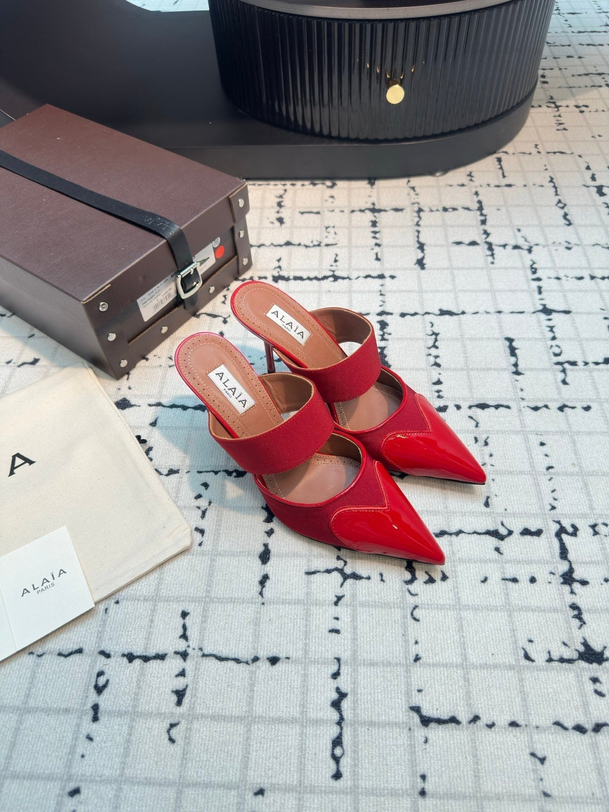 ALAIA HIGH HEEL 9 CM IN CHERRY RED CALFSKIN