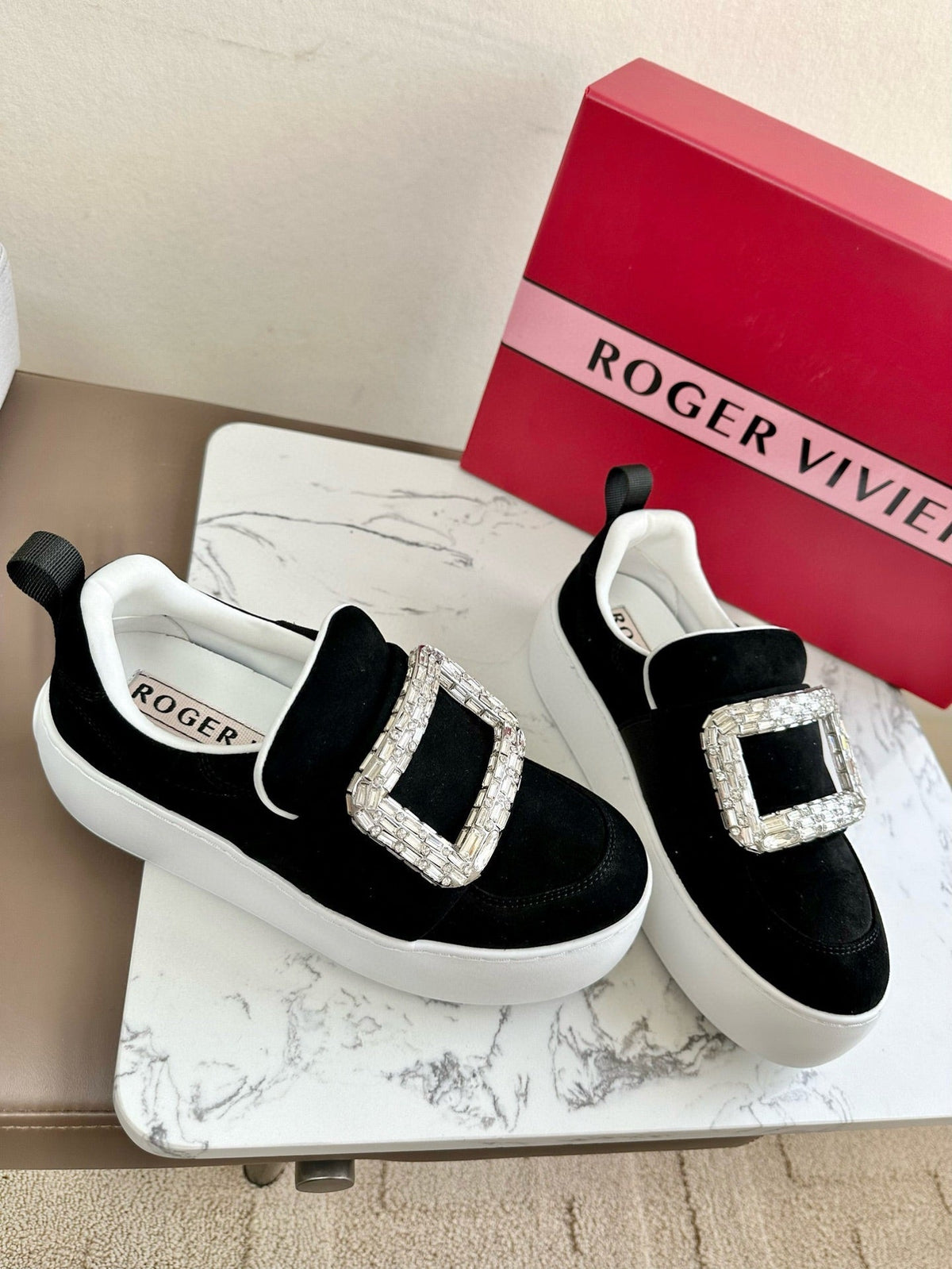 VIV' UP SNEAKERS IN BLACK SUEDE