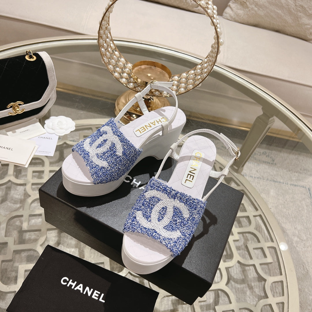 WEDGE SANDALS IN SAPPHIRE BLUE FABRIC WITH WHITE LOGO