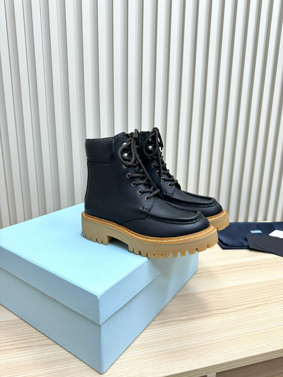 PRADA 25S LACE-UP ANKLE BOOTS IN BLACK CALFSKIN