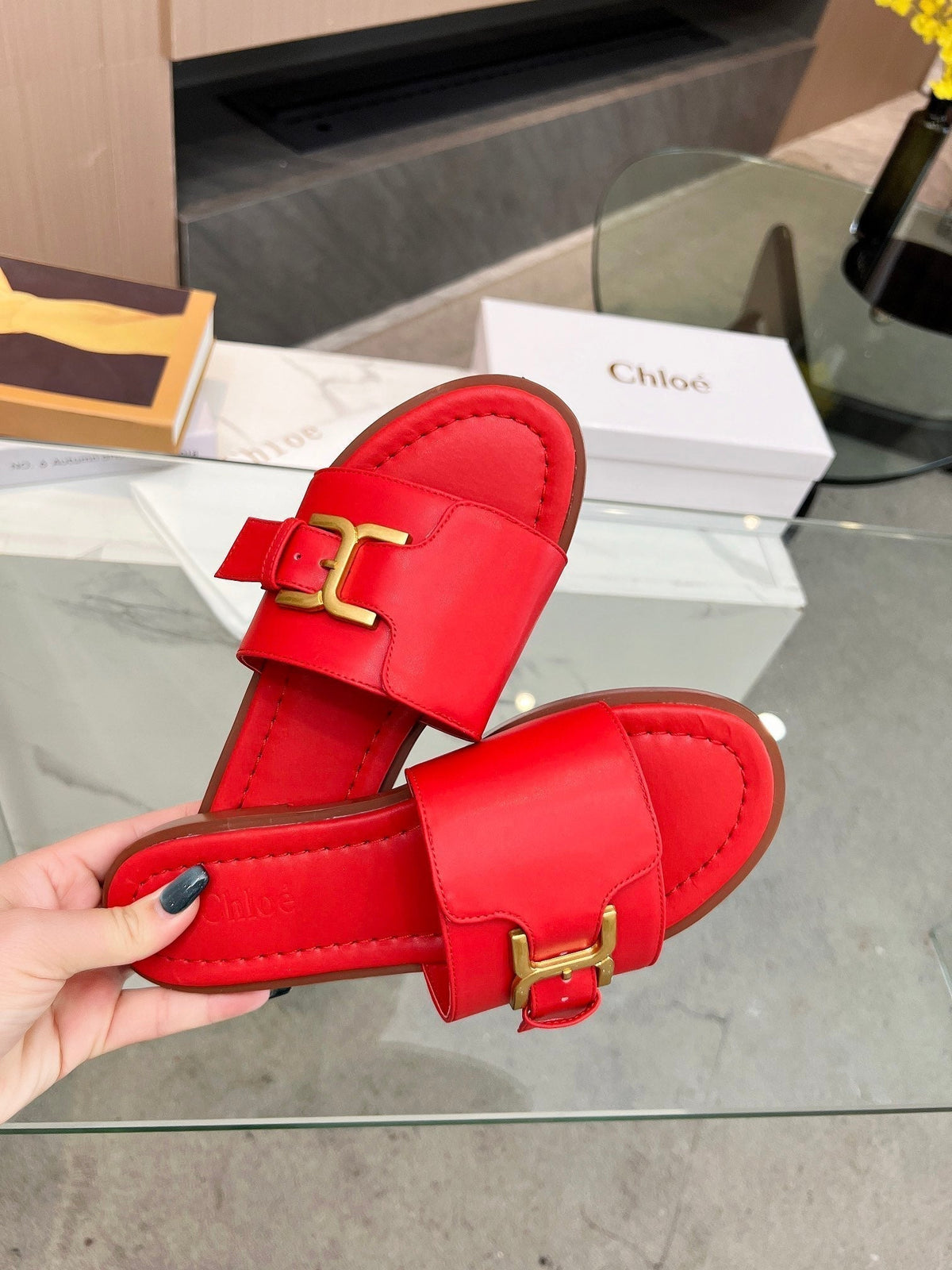 CHLOÉ HLOE MARCIE SLIDE IN CHERRY RED CALFSKIN WITH GOLD HARDWARE