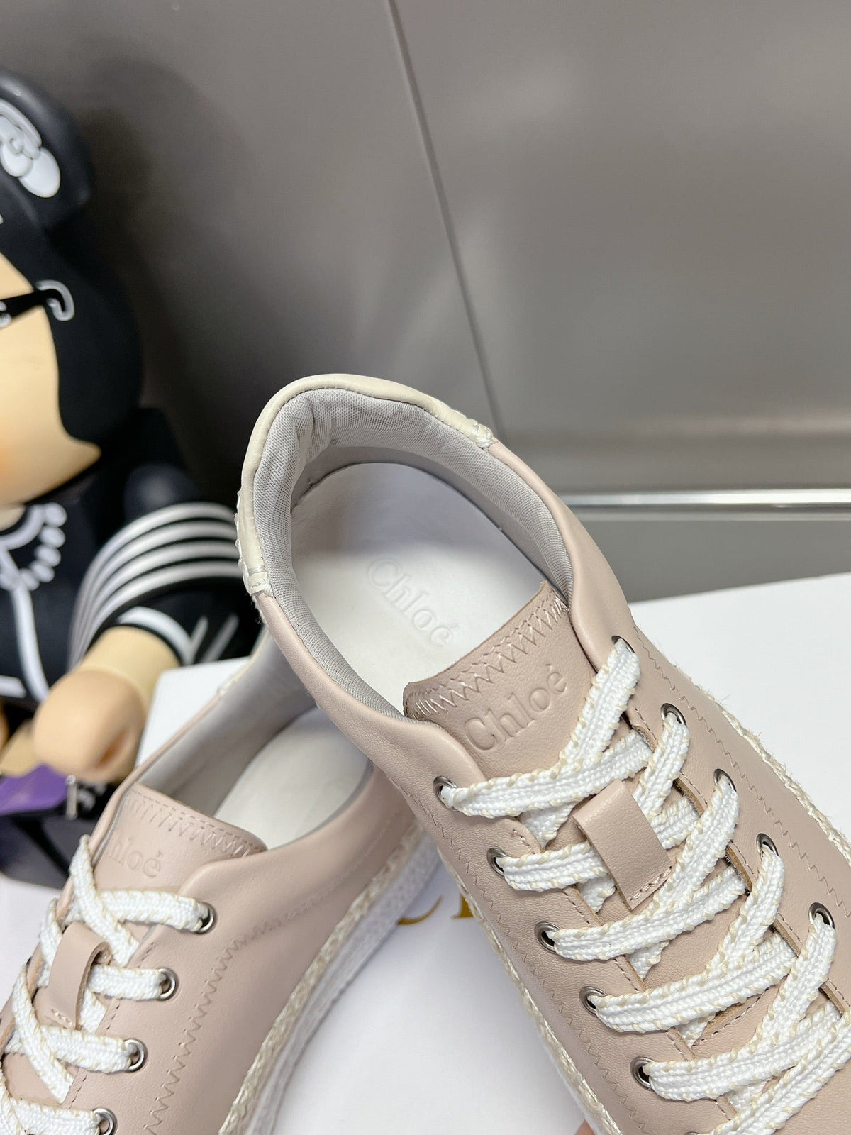 CHLOÉ TELMA LACE-UP SNEAKER IN DESERT SAND LAMBSKIN AND RAFFIA
