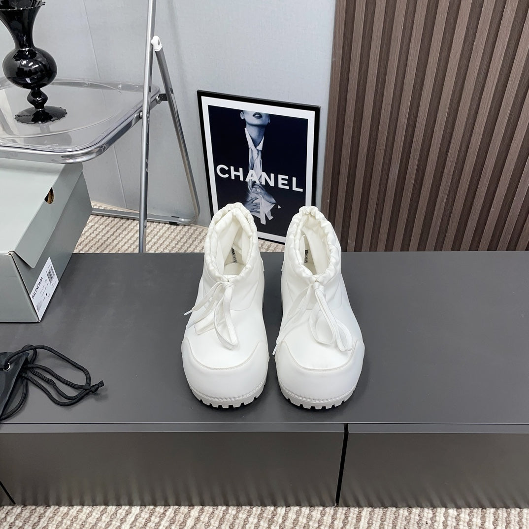 BALENCIAGA 25S ALASKA ANKLE BOOTS HIGH HEEL IN WHITE FABRIC
