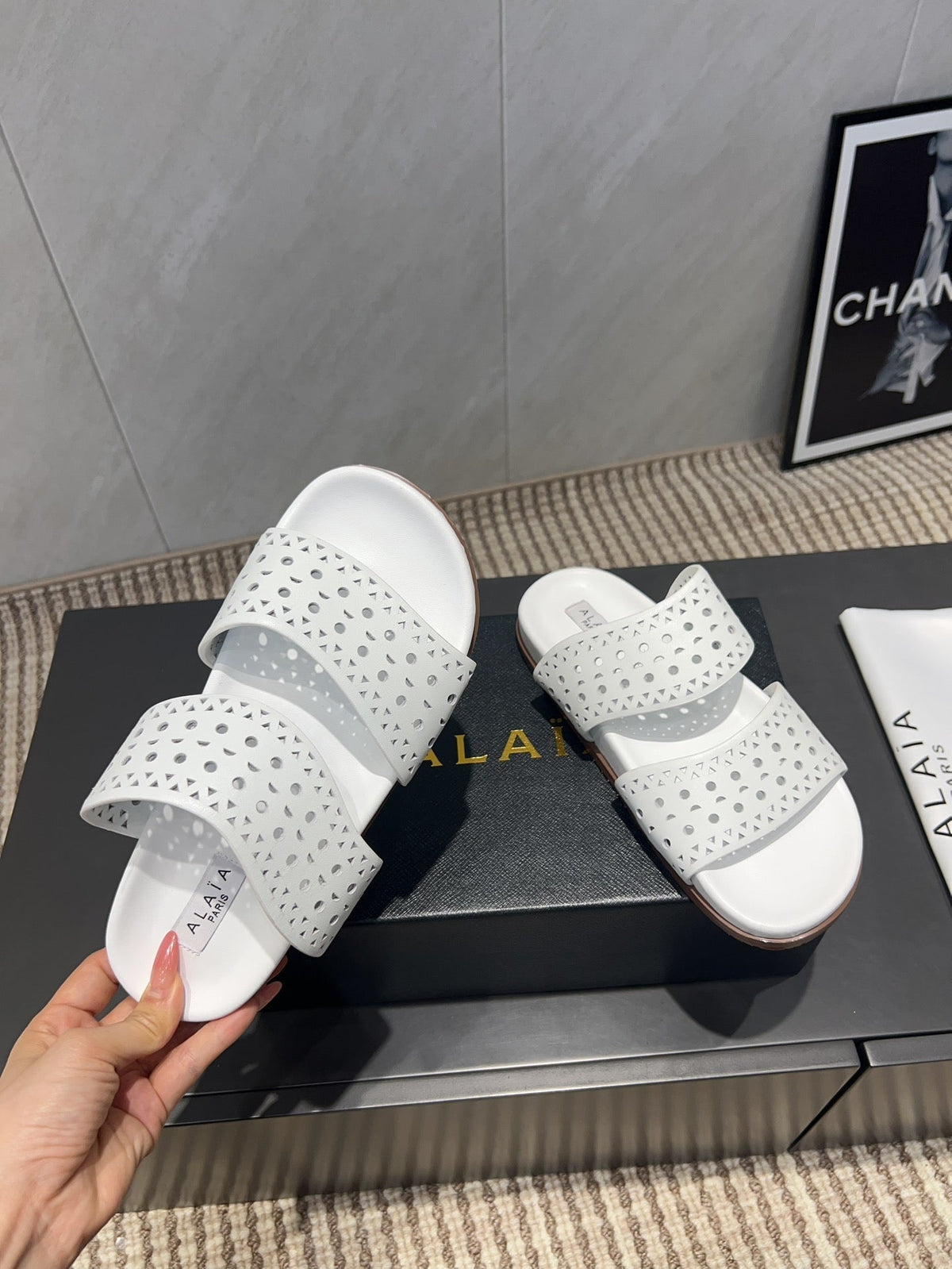 ALAIA CHUNKY TWO-STRAP SLIDES 25S IN WHITE CALFSKIN