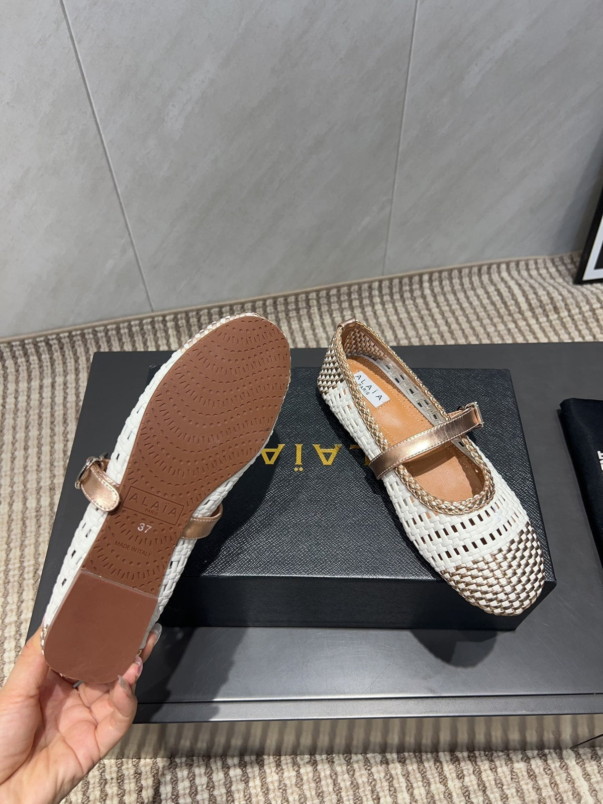 ALAIA MARY JANE FLATS WOVEN PATTERN 25S IN WHITE MIX CARAMEL BROWN CALFSKIN