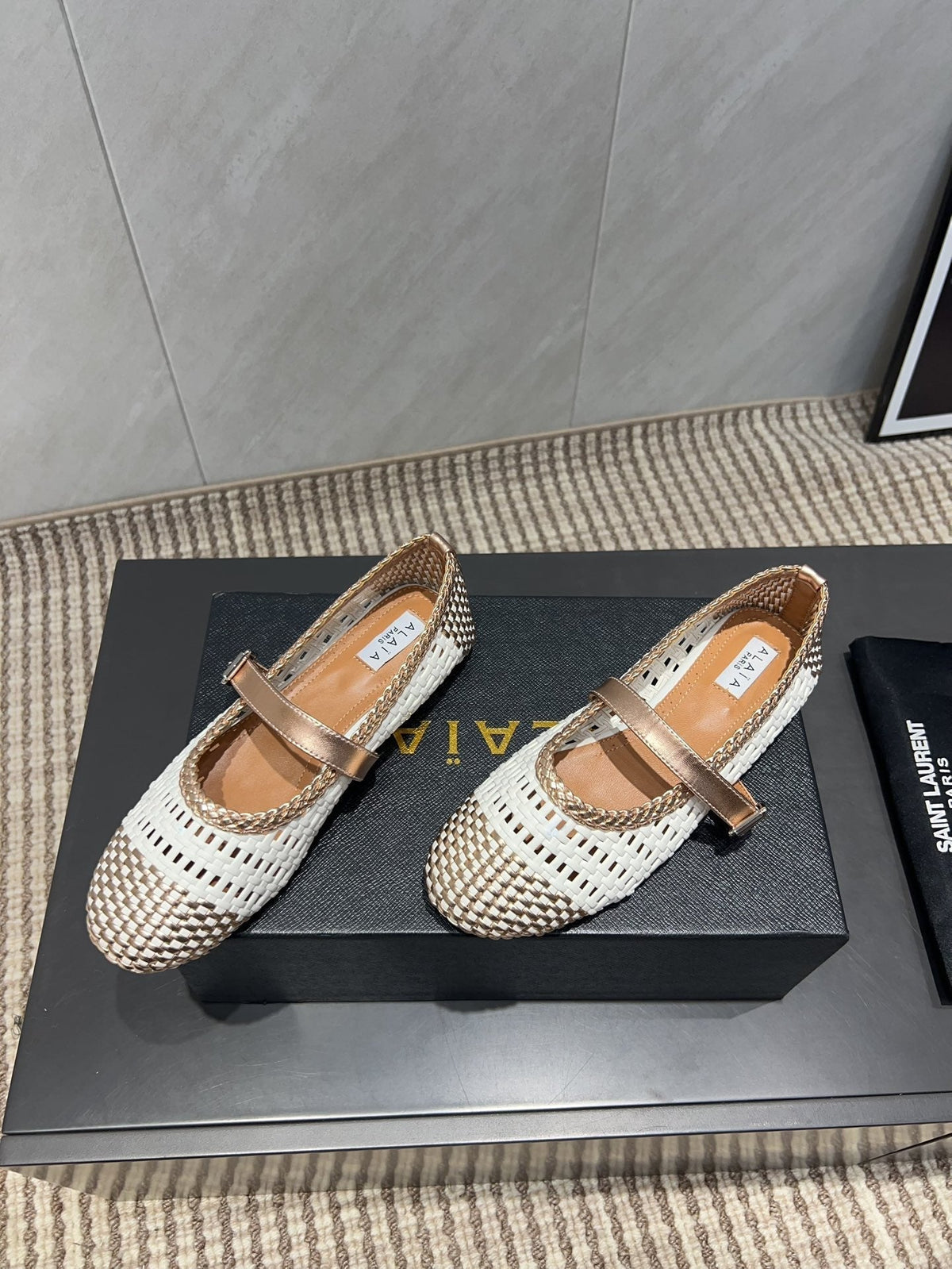 ALAIA MARY JANE FLATS WOVEN PATTERN 25S IN WHITE MIX CARAMEL BROWN CALFSKIN