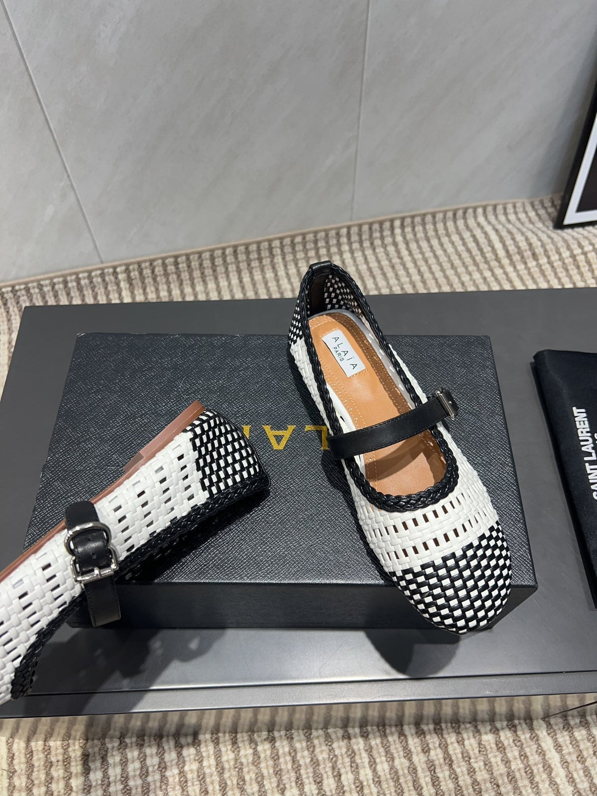 ALAIA MARY JANE FLATS WOVEN PATTERN 25S IN WHITE MIX BLACK CALFSKIN