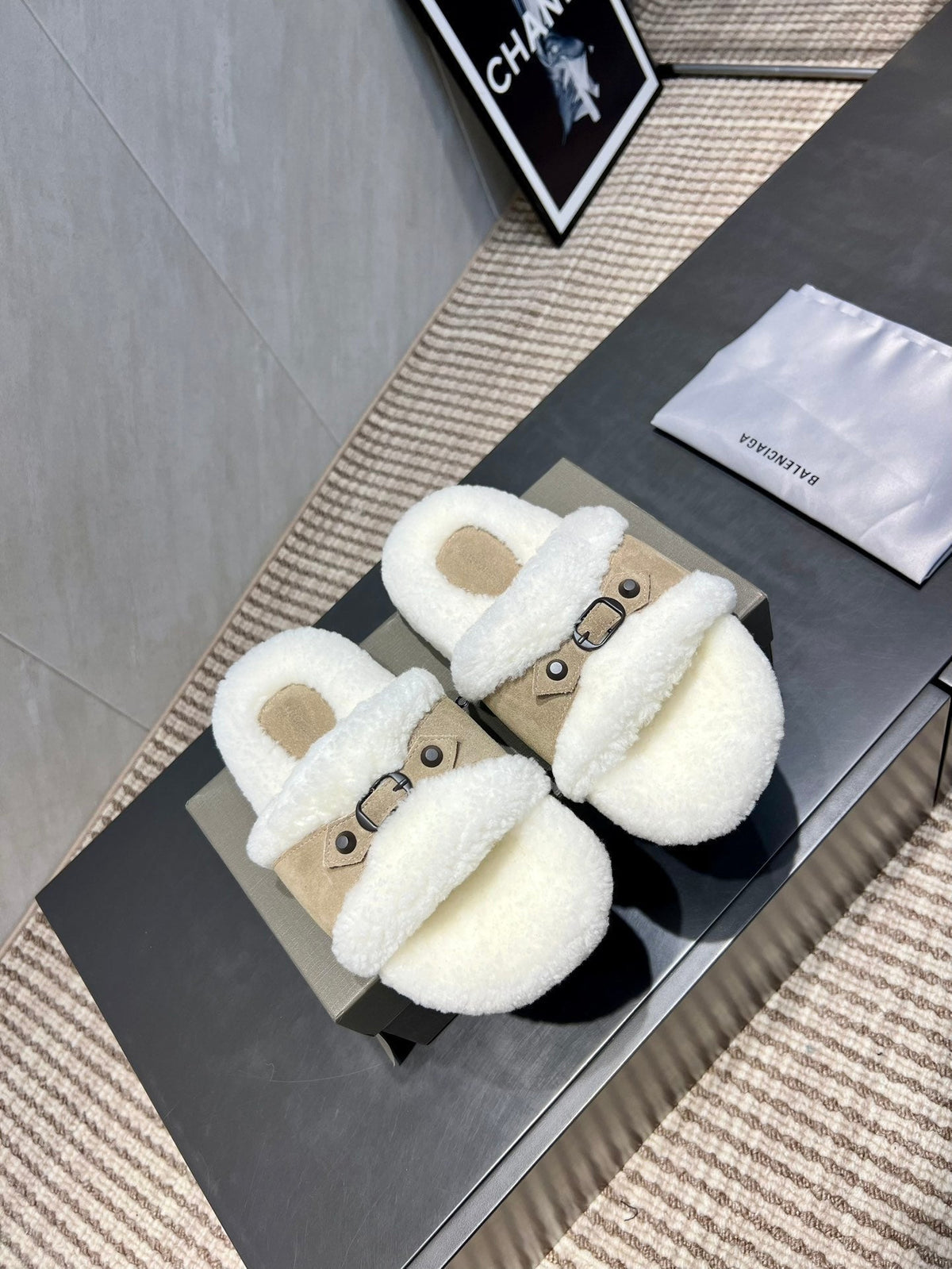 BALENCIAGA 25S SLIPPERS IN DARK BEIGE SUEDE AND WHITE WOOL