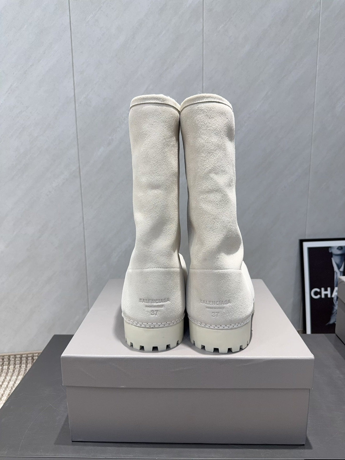 BALENCIAGA 25S BOOTS PLATFORM HEEL IN WHITE SUEDE STYLE 3