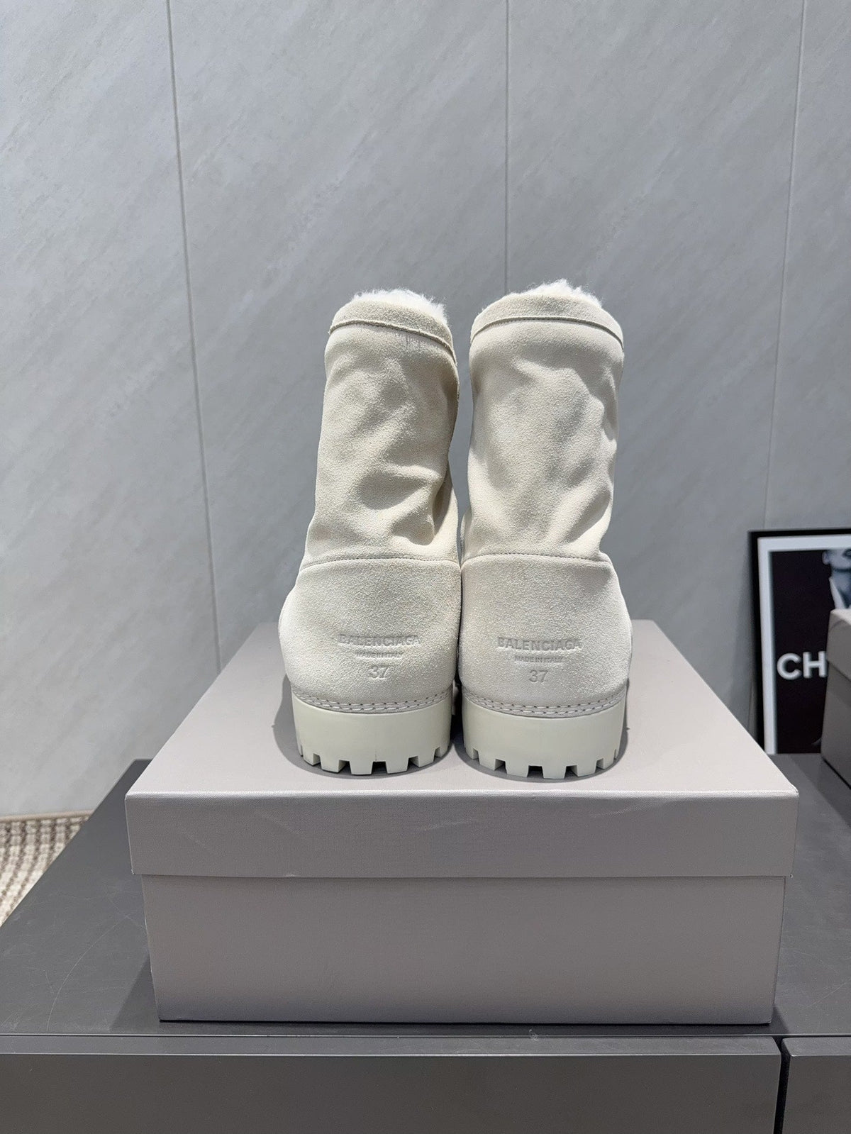 BALENCIAGA 25S LOW ANKLE BOOTS PLATFORM HEEL IN WHITE SUEDE STYLE 2