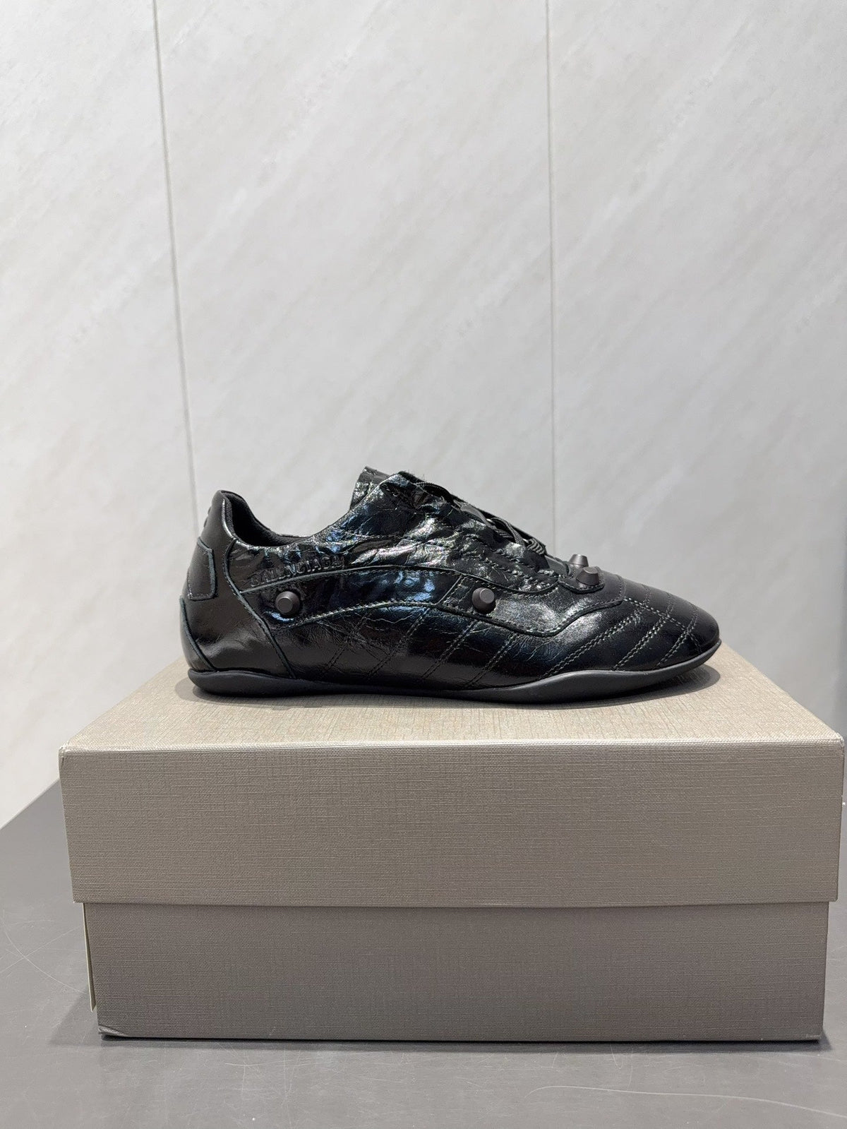 BALENCIAGA 25S SNEAKER IN BLACK CALFSKIN