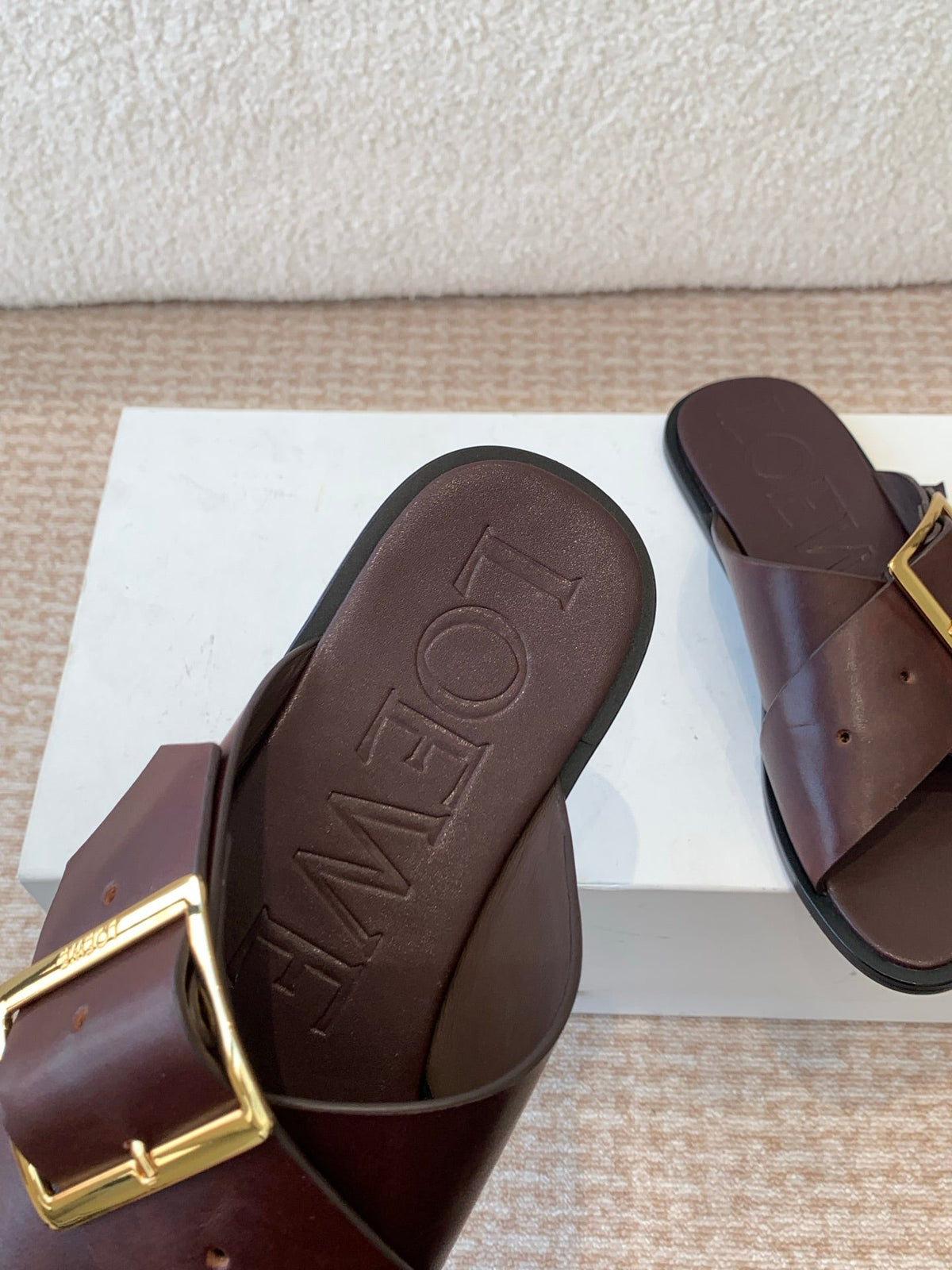 PETAL BELT FLAT SANDAL IN RUSSET BROWN CALFSKIN
