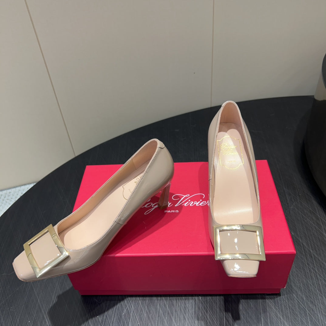BELLE VIVIER PUMPS IN NUDE GLOSSY CALFSKIN GOLD BUCKLE