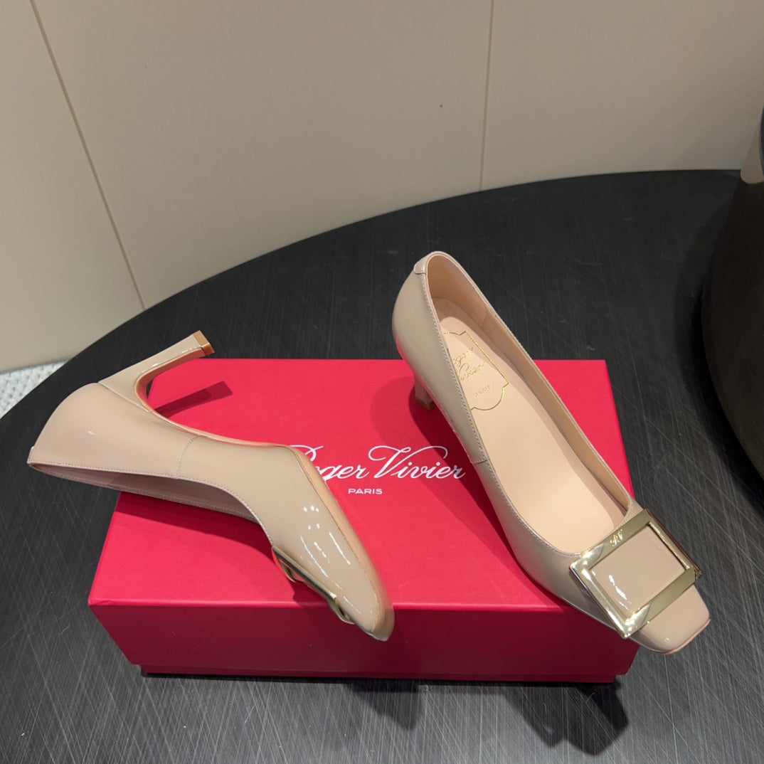 BELLE VIVIER PUMPS IN NUDE GLOSSY CALFSKIN GOLD BUCKLE