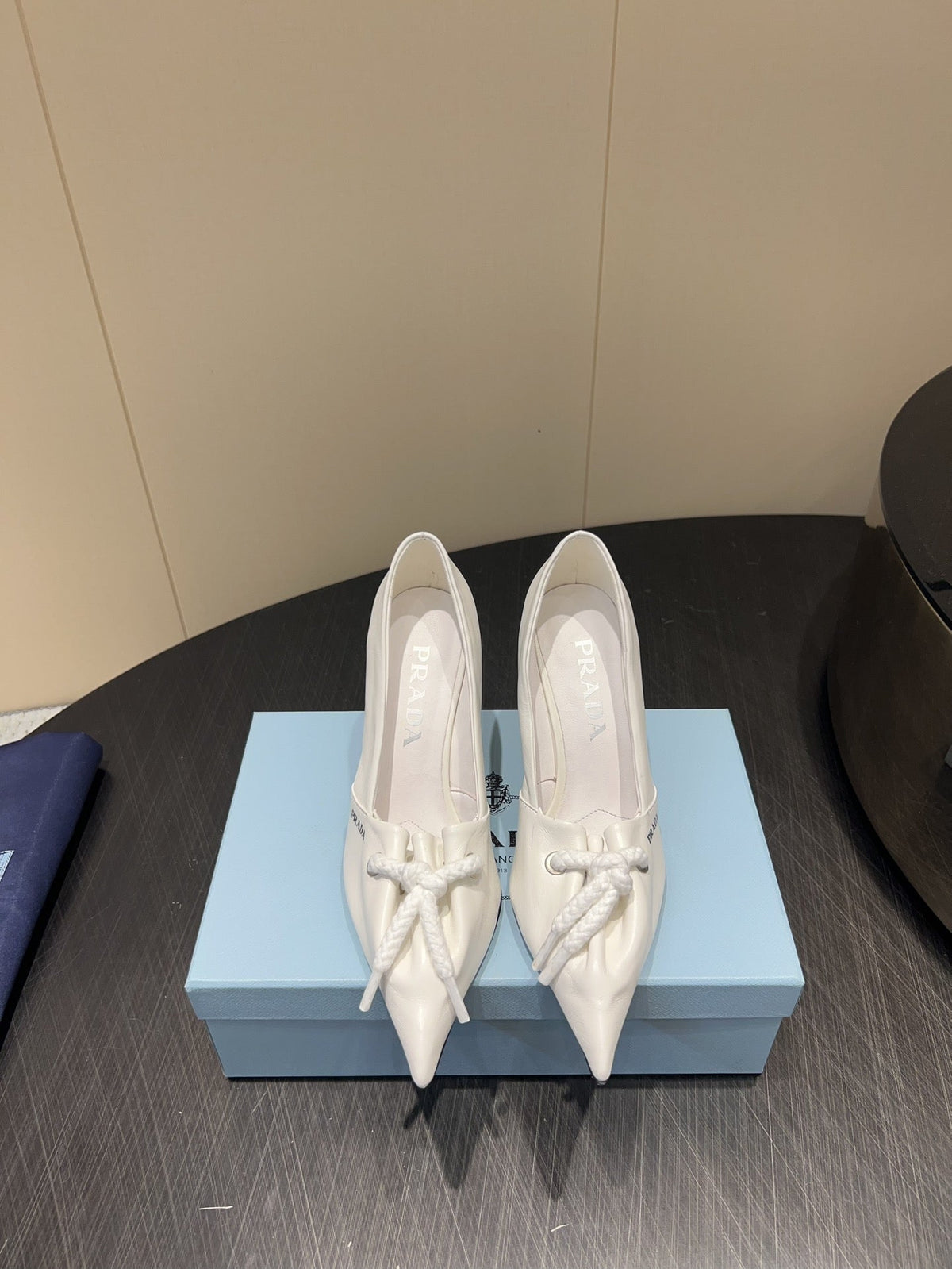 PRADA 25S POINTED TOE HIGH HEELS 85MM IN IVORY LAMBSKIN WITH TIE UP DESIGN