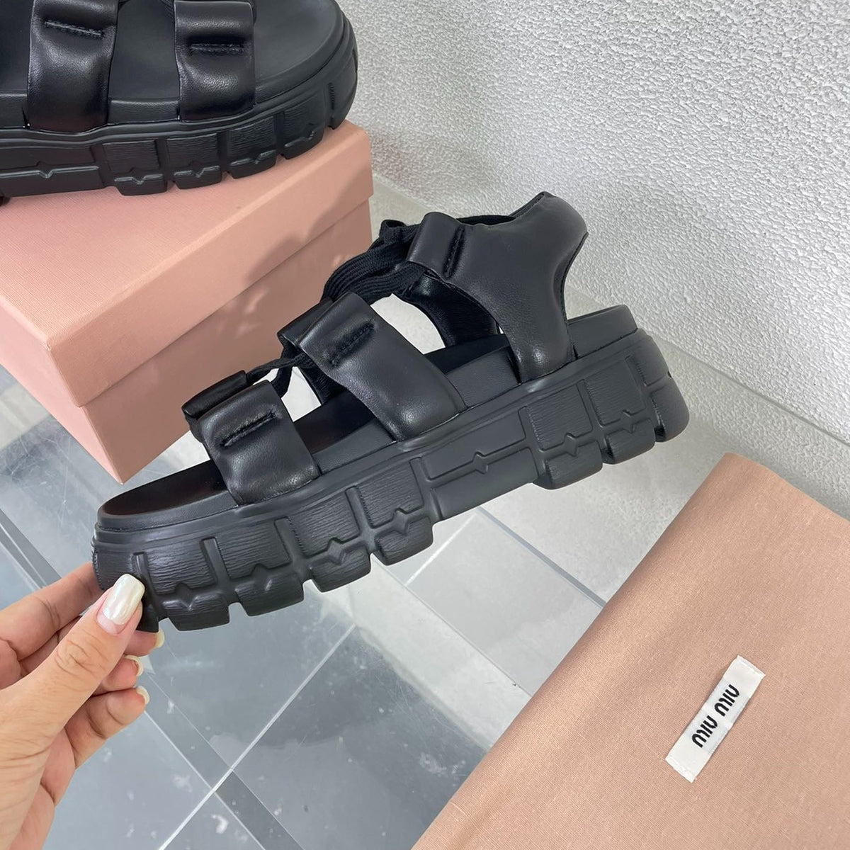 Roman Strap Thick-Soled Black Sandals