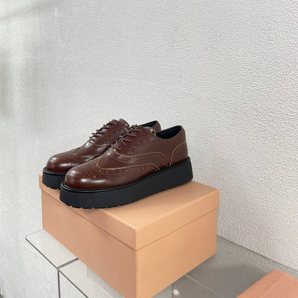 Baroque Thick-Soled Oxford Shoes With Laces Walnut Calfskin