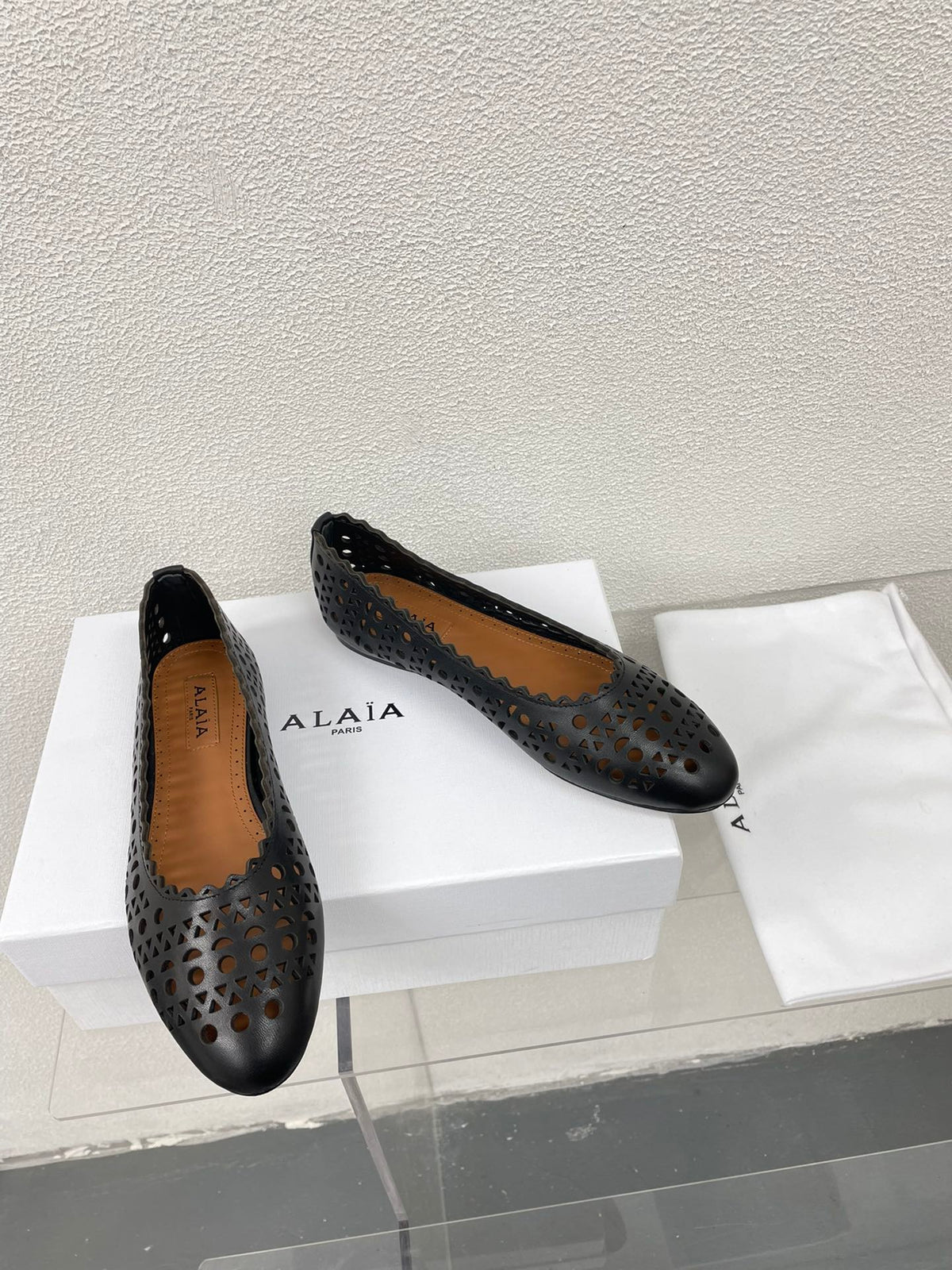 ALAIA BALLET FLAT IN BLACK MESH LAMBSKIN