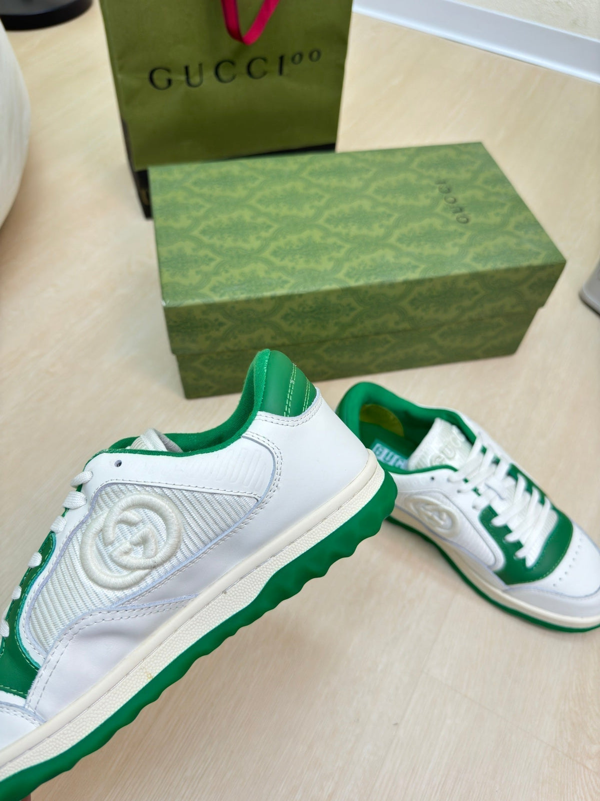 GG INTERLOCKING G SNEAKER WHITE GREEN CALFSKIN AND FABRIC