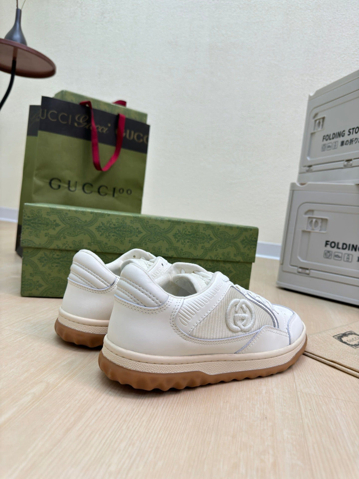 GG INTERLOCKING G SNEAKER WHITE BEIGE CALFSKIN AND FABRIC