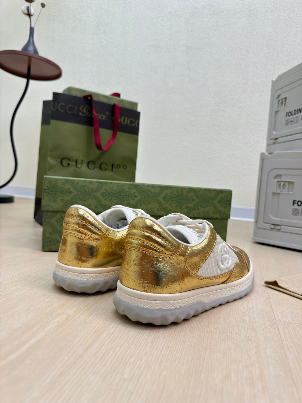 GG INTERLOCKING G SNEAKER GOLD CALFSKIN AND FABRIC