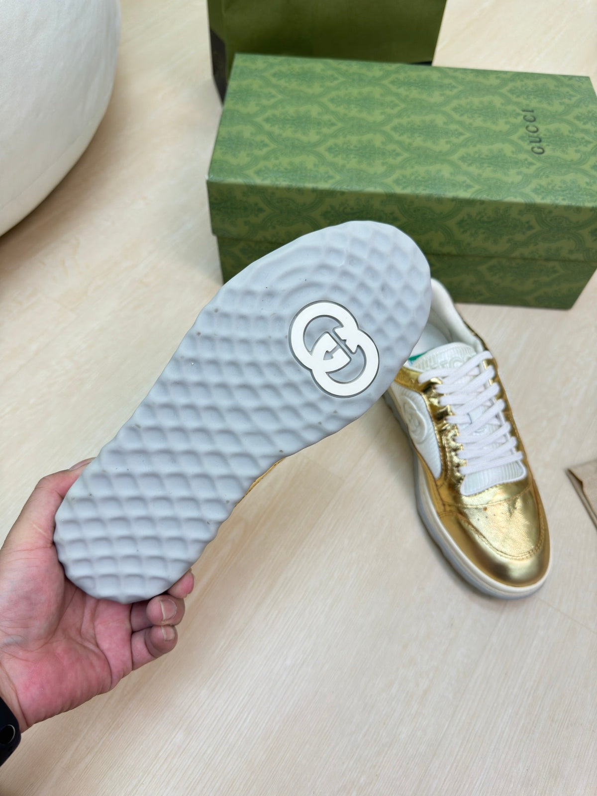 GG INTERLOCKING G SNEAKER GOLD CALFSKIN AND FABRIC