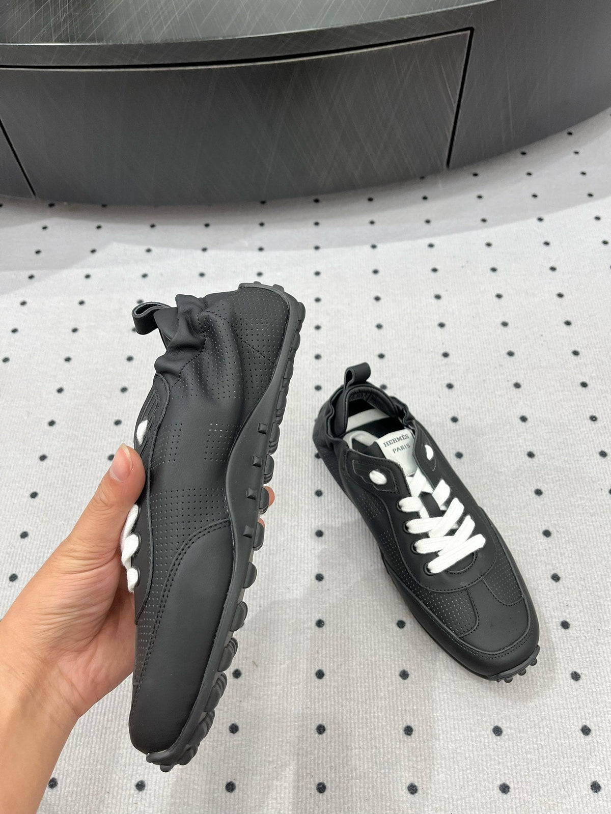 TRAIL SNEAKER IN BLACK CALFSKIN