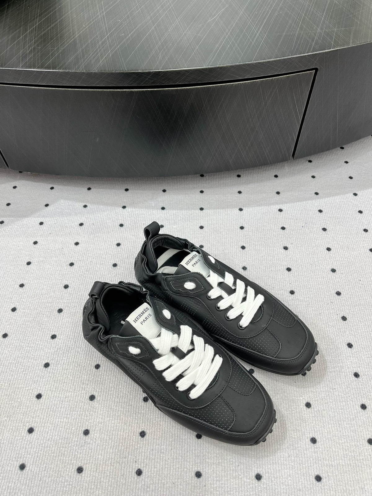 TRAIL SNEAKER IN BLACK CALFSKIN