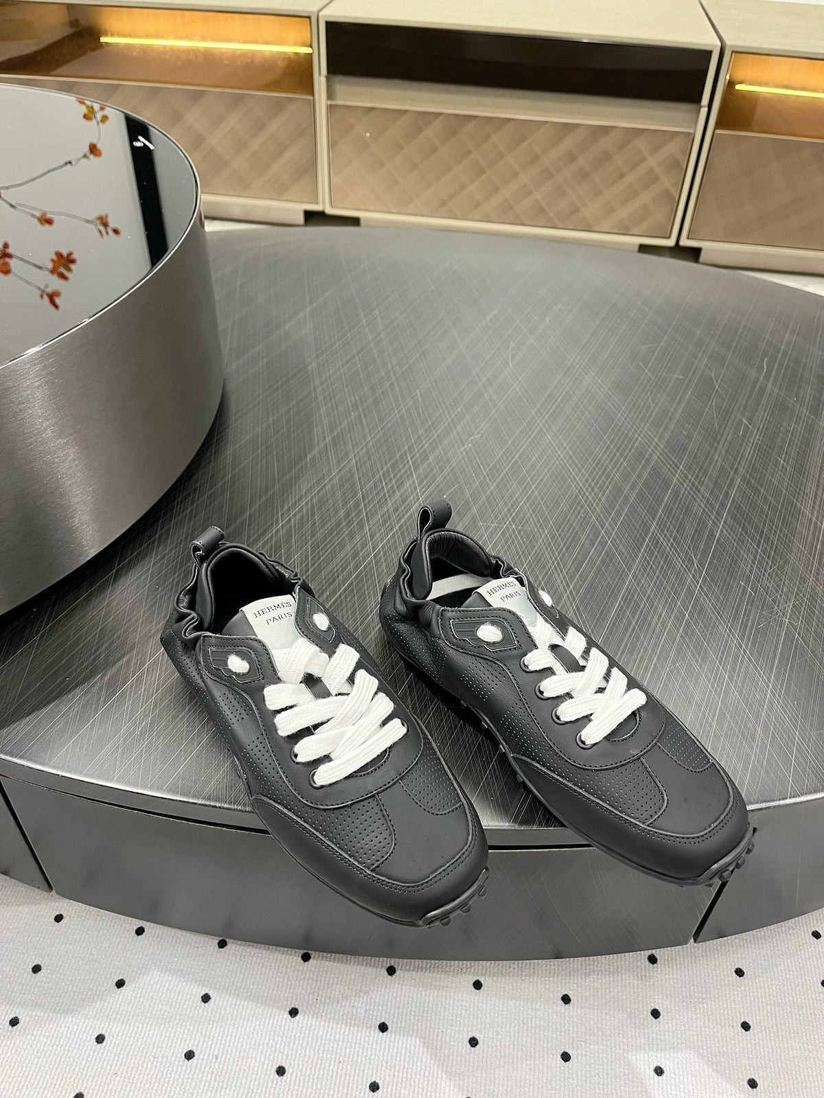 TRAIL SNEAKER IN BLACK CALFSKIN