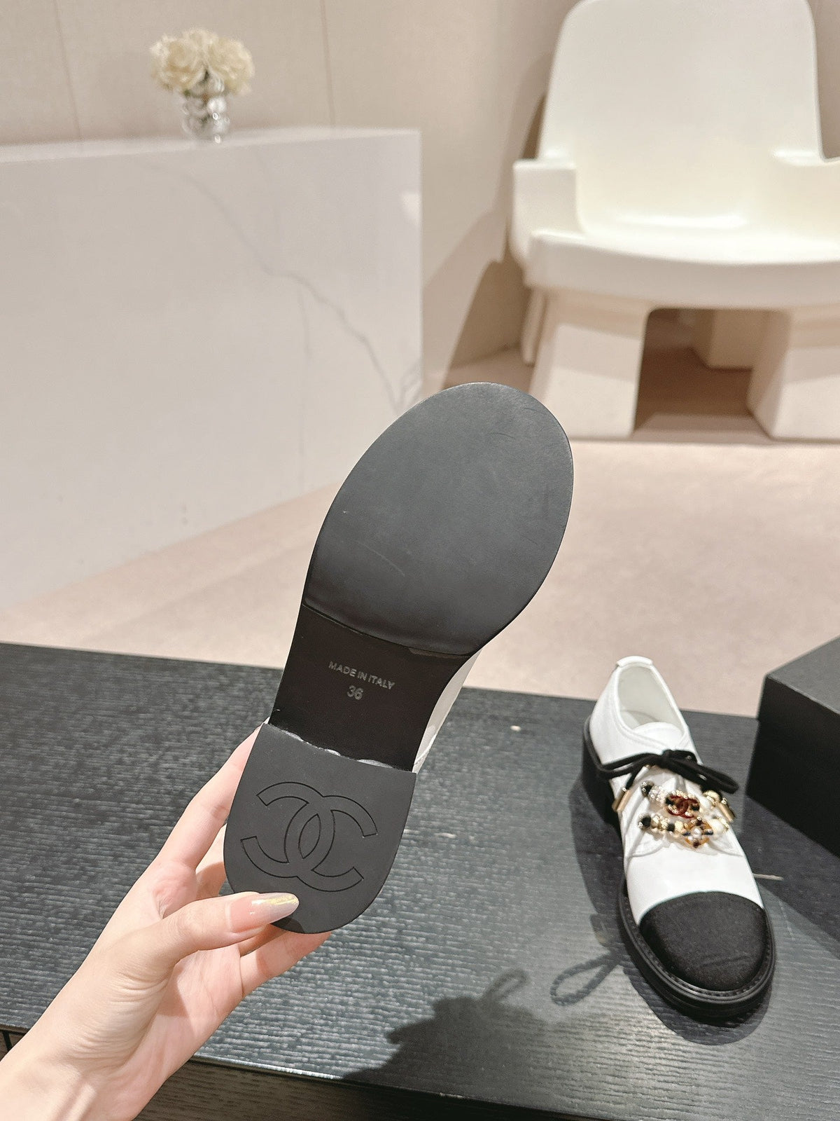 OXFORD SHOES WHITE MIX BLACK SHEEPSKIN