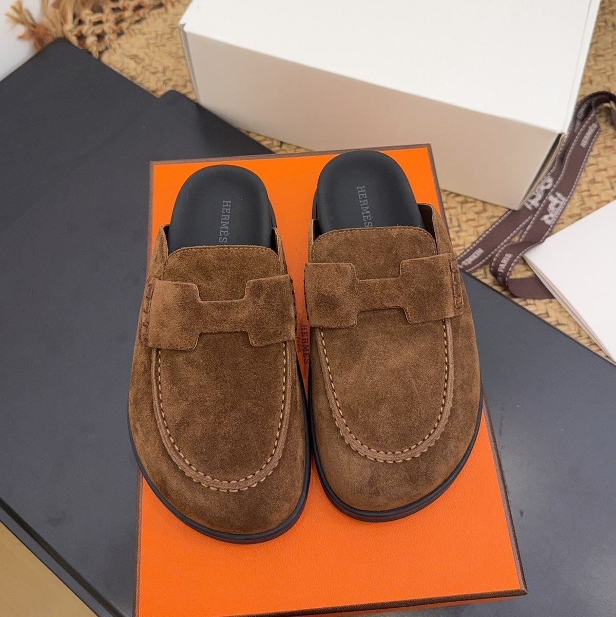 HM 25S MULE IN BROWN SUEDE