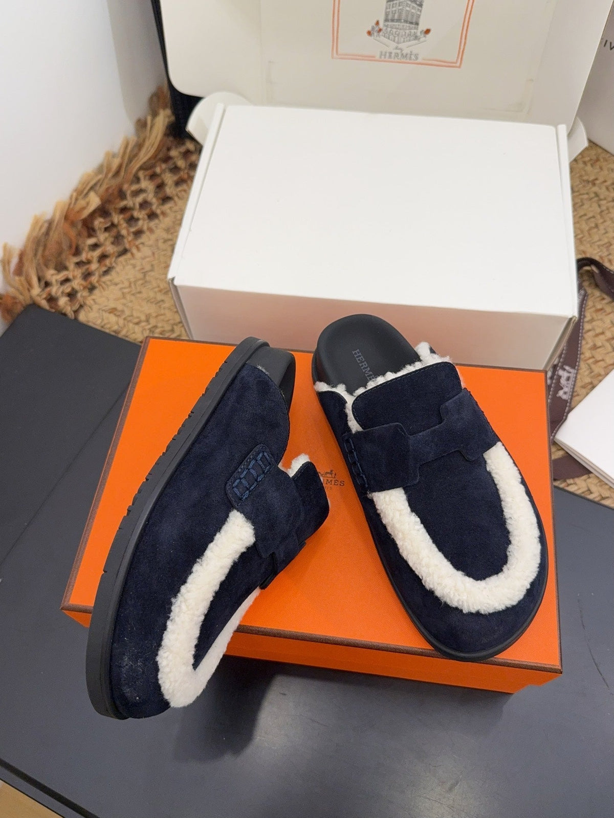 HM 25S MULE IN DARK SLATE BLUE SUEDE MIX WHITE SHEARLING