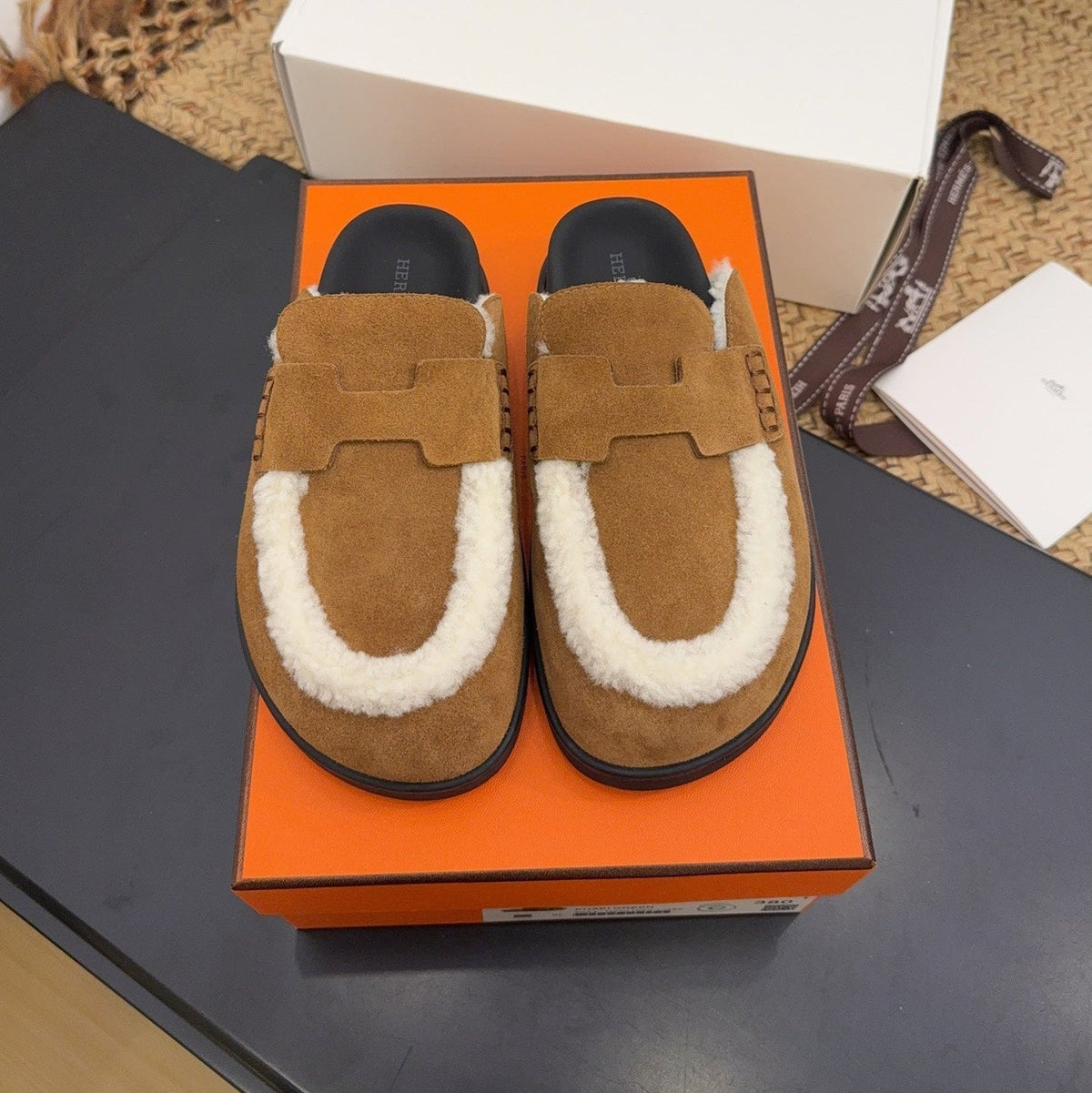 HM 25S MULE IN SOFT BROWN SUEDE MIX WHITE SHEARLING